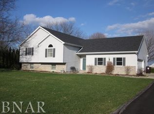 103 Mockingbird Ln, Le Roy, IL 61752