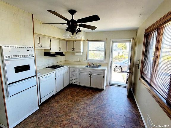 5th image of 61 E Booker Ave