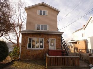 823 Railroad St, Mc Kees Rocks, PA 15136