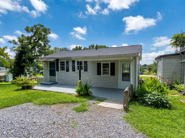 134B Ideal Dr SE, Lenoir, NC 28645