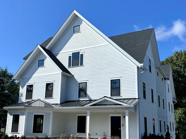 5 N Salem Rd #203, Ridgefield, CT 06877