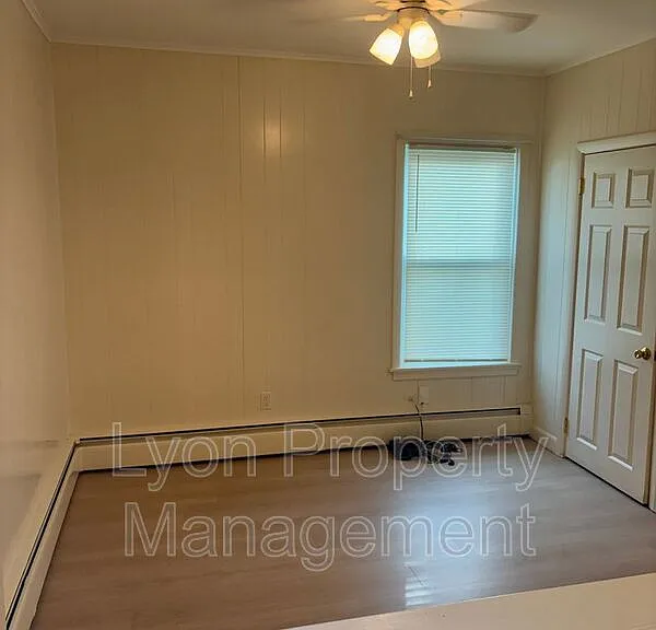 98 Anthony Ave #3R — Photo 6