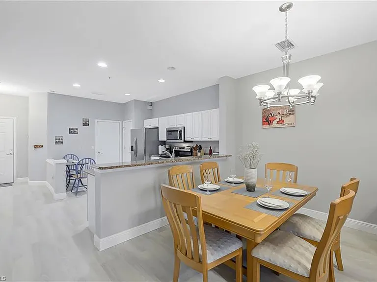 836 Hampton Cir #171 — Photo 11
