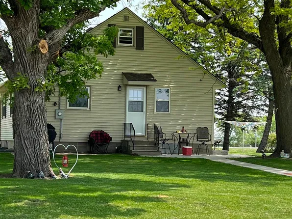 17171 Royal Ave, Clarksville, IA 50619