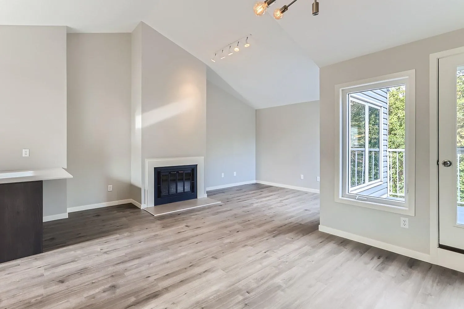 1318 Boardwalk Pl — Photo 4