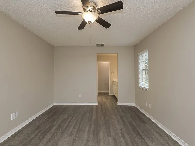 4360 Grandwood Ln — Photo 11