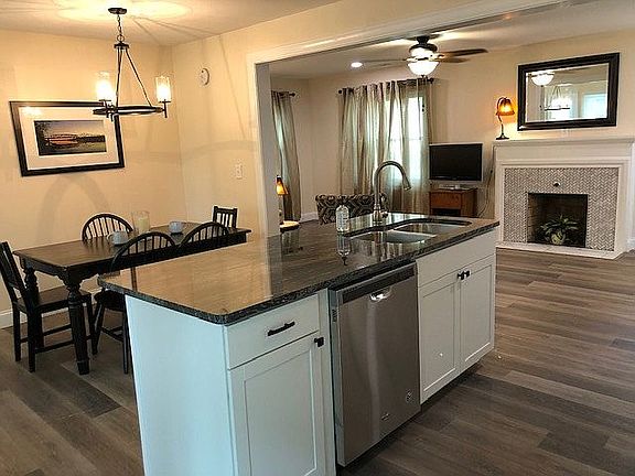 Island/Dining Room/Living Ro