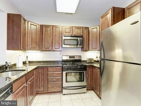 3rd image of 38 Maryland Ave Unit 325