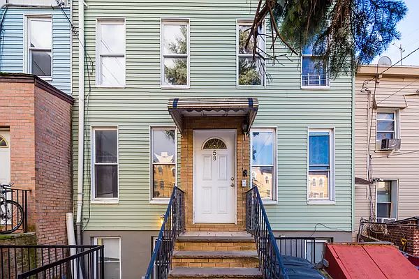 1st image of 58 Wyckoff Ave #1