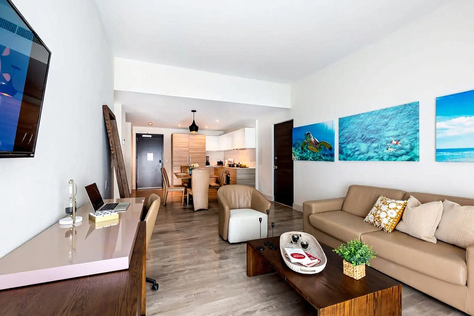 2 bed, 1.0 bath, 839 sqft, $3,594 — Photo 3