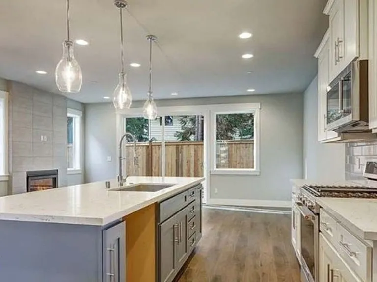8818 223rd Pl SW — Photo 2