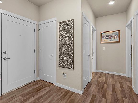 5th image of 17181 Snowdale St Unit 306