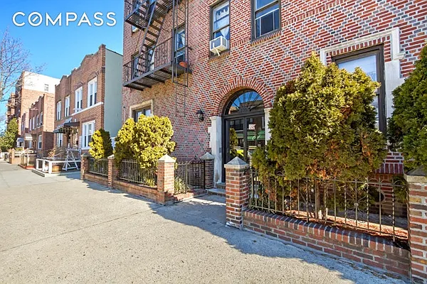 Rented by Compass | media 10