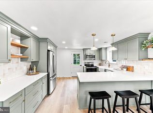 125 S Sproul Rd, Broomall, PA 19008