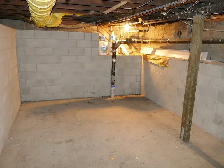 80 W Main St — Photo 26
