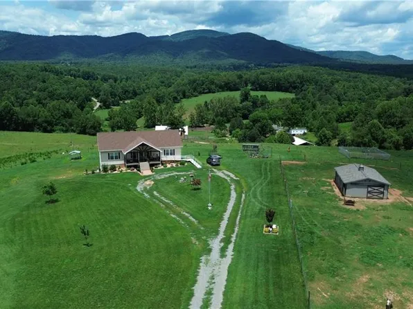 310 Triple Creek Dr, Traphill, NC 28685