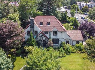 55 Exeter St, Forest Hills, NY 11375