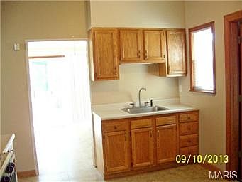 3rd image of 2334 Wallis Ave