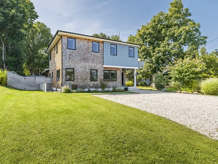 75 Duryea Ave — Photo 4