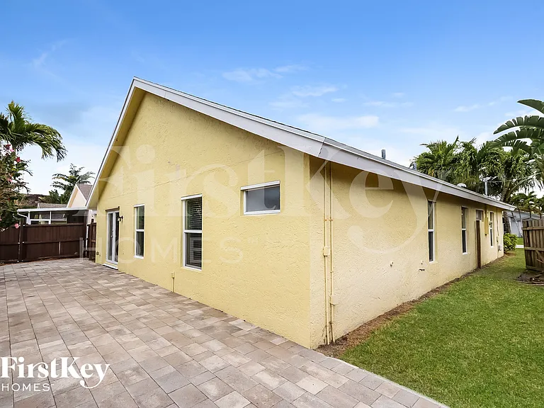 6484 Robinson St — Photo 15