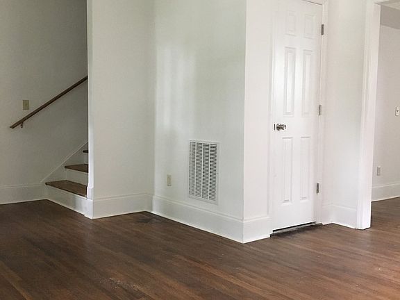 4th image of 501-503 S Harden St