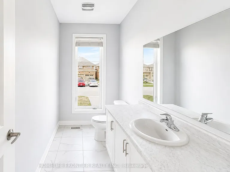 49 Ainslie Hill Cres — Photo 18