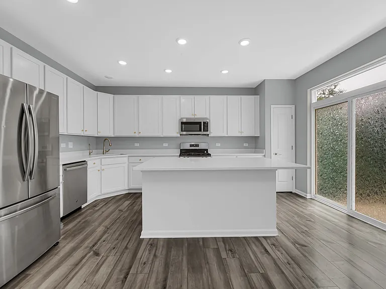 1537 Kraft Ave — Photo 7