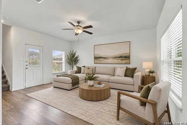 4 bed, 2.5 bath, 1871 sqft, $1,645 — Photo 2