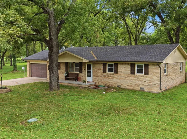 1031 N Lemmon Avenue, Bolivar, MO 65613
