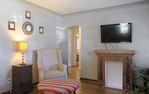 5th image of 652 Ellwine Dr