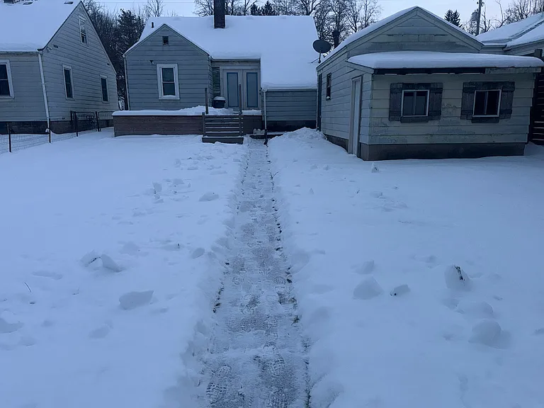 2240 W 9th St — Photo 38