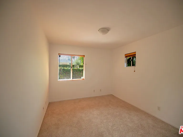 656 Angelus Pl — Photo 8