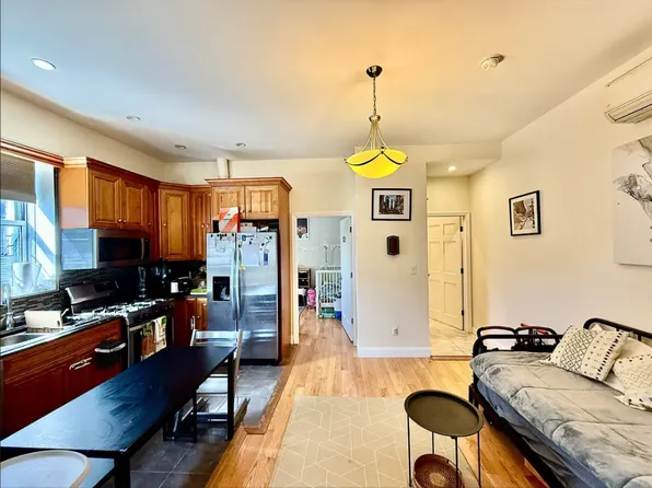 173 Sackett Street image 3 of 8