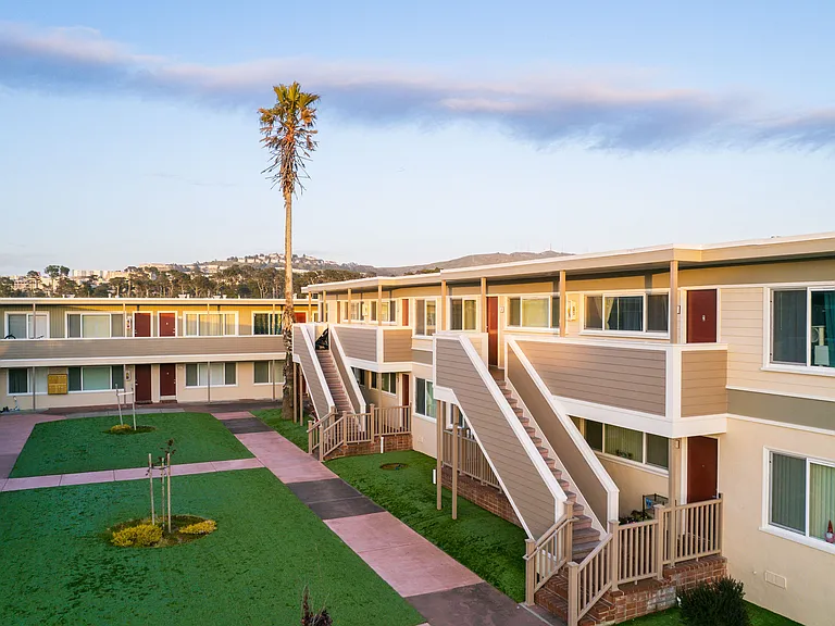 Westlake Apartments — Photo 11