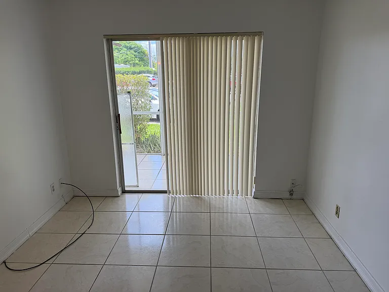 700 Village Green Ct #101 — Photo 37