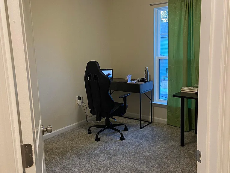 Bedroom 3 / Office Room