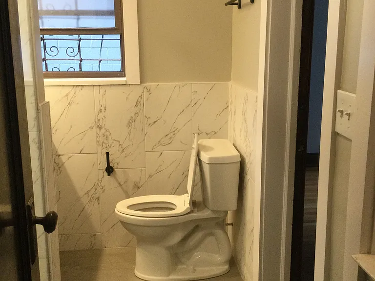 6111 S Greenwood Ave #1S — Photo 17