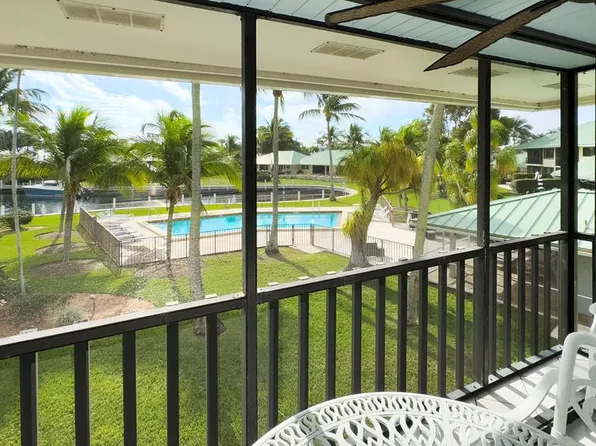 11 Anchor Dr #B, Ocean Reef, FL 33037