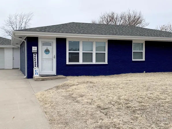 1313 Lawrence Dr, Hays, KS 67601
