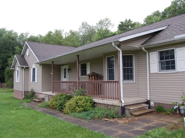 11696 Lakeland Dr, Conneaut Lake, PA 16316