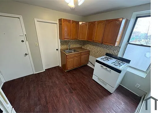 36 S 12th St #3 — Photo 1