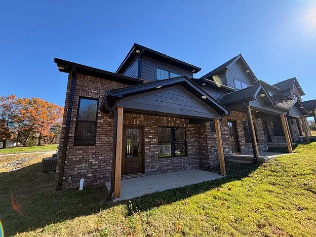 102 Nichali Dr — Photo 1