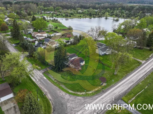 1141 W Cook Rd, Grand Blanc, MI 48439