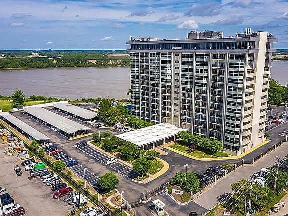 2nd image of 655 S Riverside Dr APT 1207