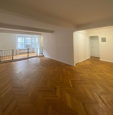 4th image of 139 E 35th St APT 6J