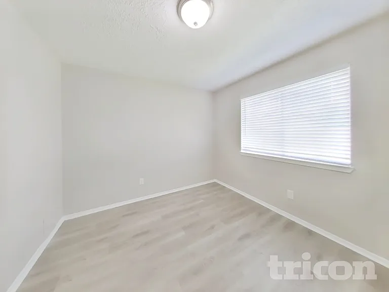 14831 Waterside Dr — Photo 11