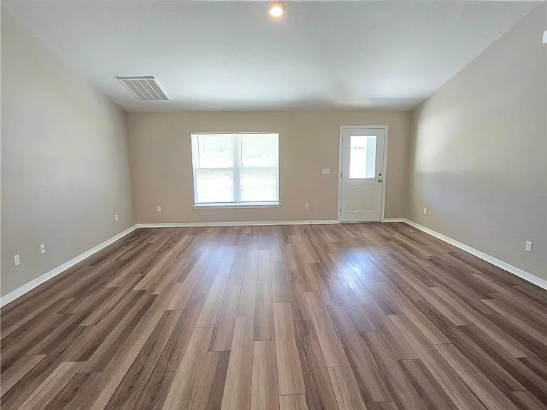 5515 Castania Dr — Photo 6
