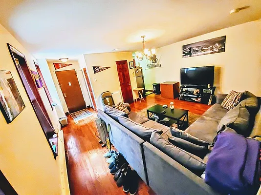 Rented by Compass | media 9