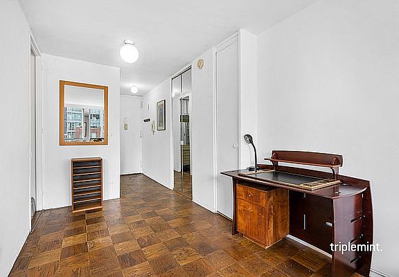 4th image of 330 E 33rd St APT 6E