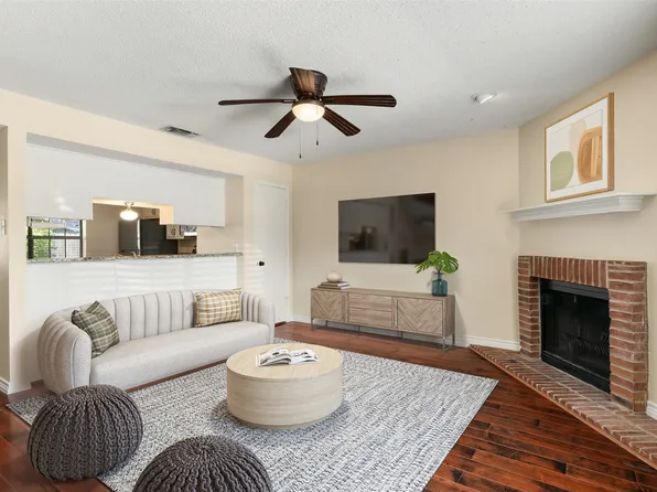716 W Mulberry St APT 1C, Denton, TX 76201